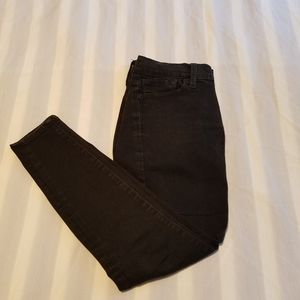 Lucky Brand Charlie skinny black denim capri